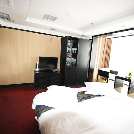Xinjiang Yema International Clubhouse Hotel Urumqi Exterior photo