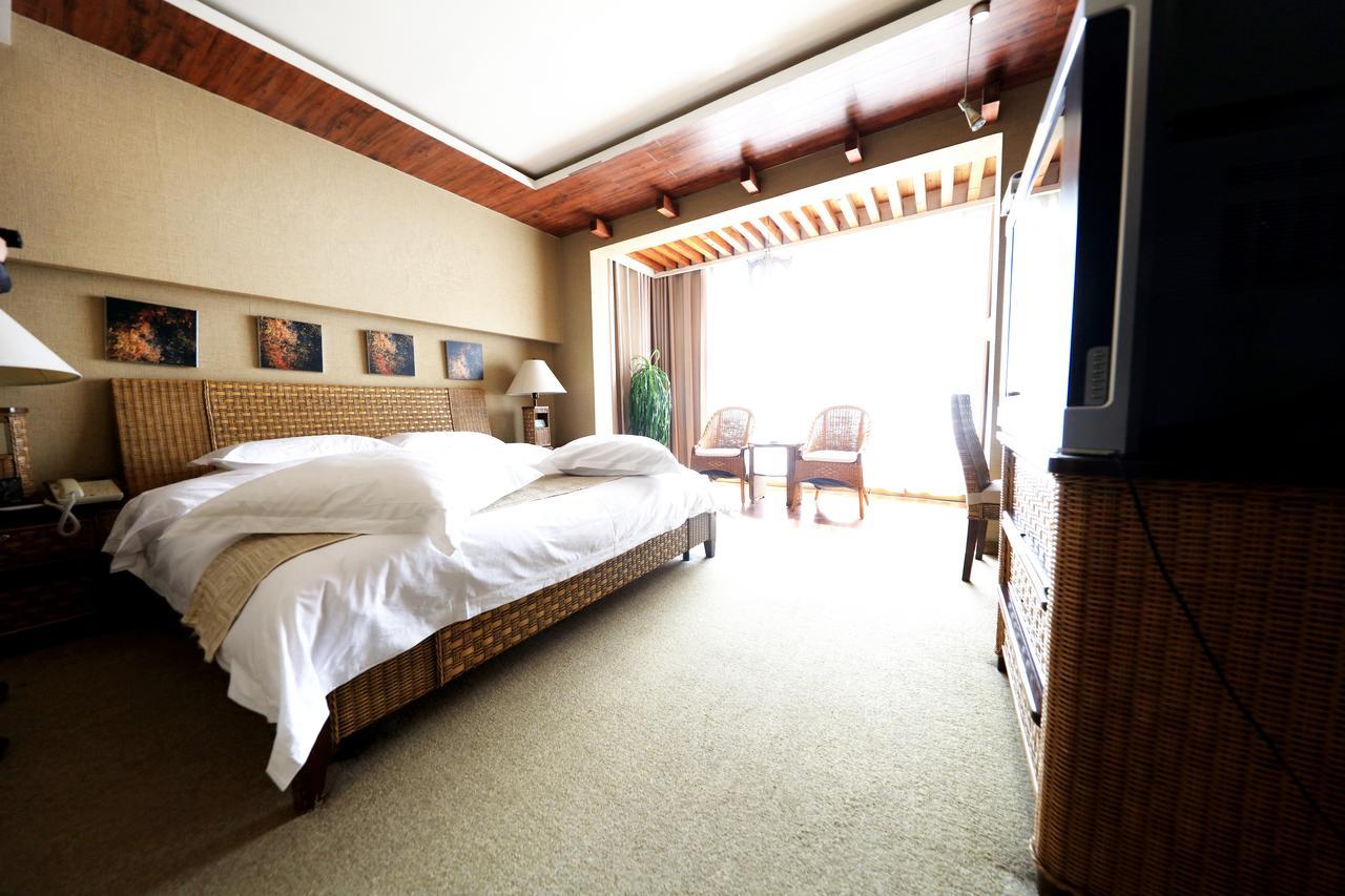 Xinjiang Yema International Clubhouse Hotel Urumqi Exterior photo